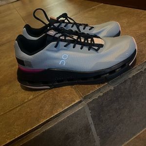 Brand new on cloud wore one time